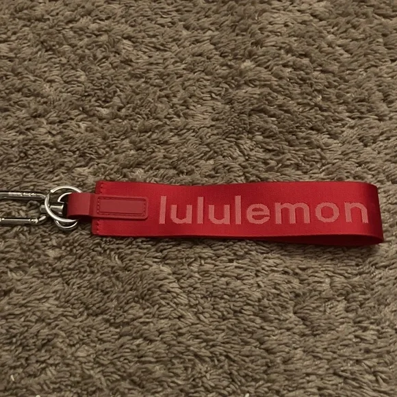 Nwt Lululemon red never lost wrist strap - Picture 2 of 2